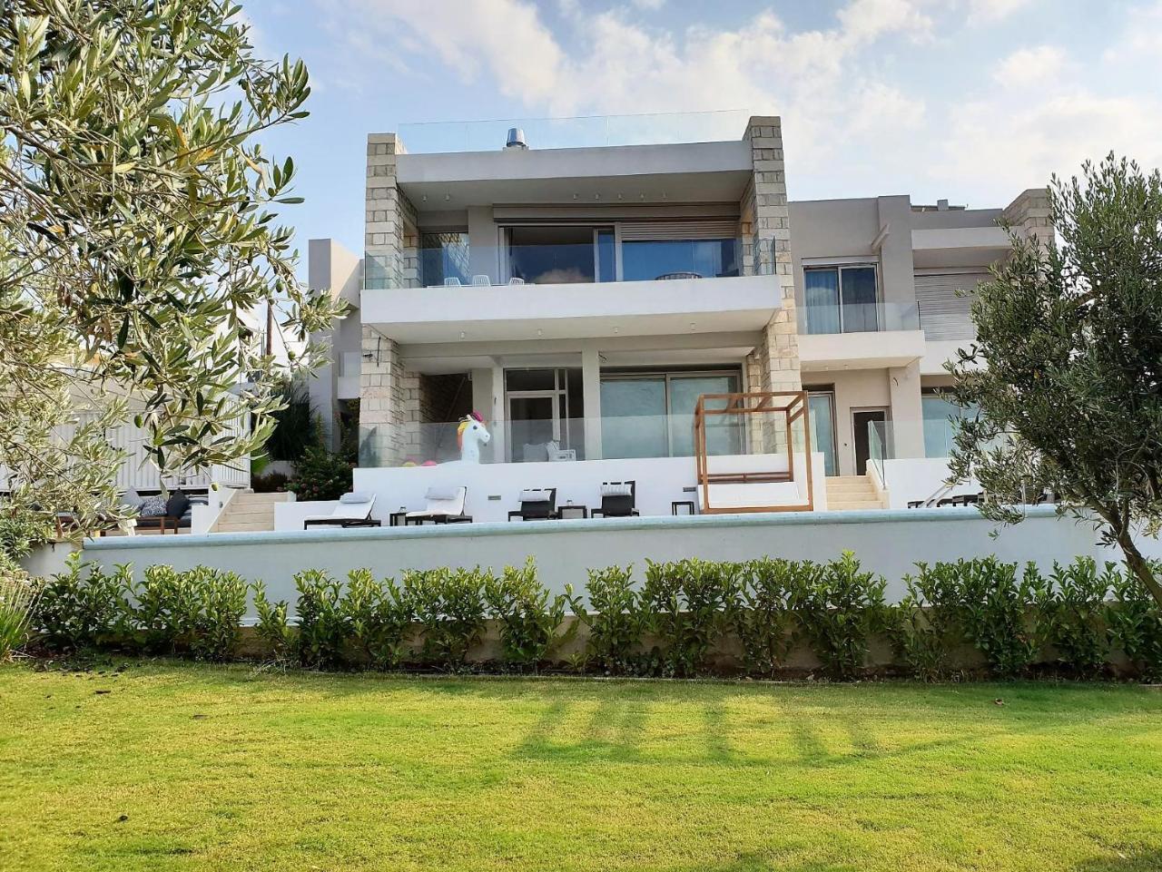 Made Of Blue Luxury Suites Collection 罗希姆诺 外观 照片